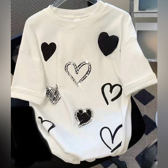 Mint Julep Tops - Black Rhinestone Heart T-shirt | Short Sleeve | 12/X-Large | NWT